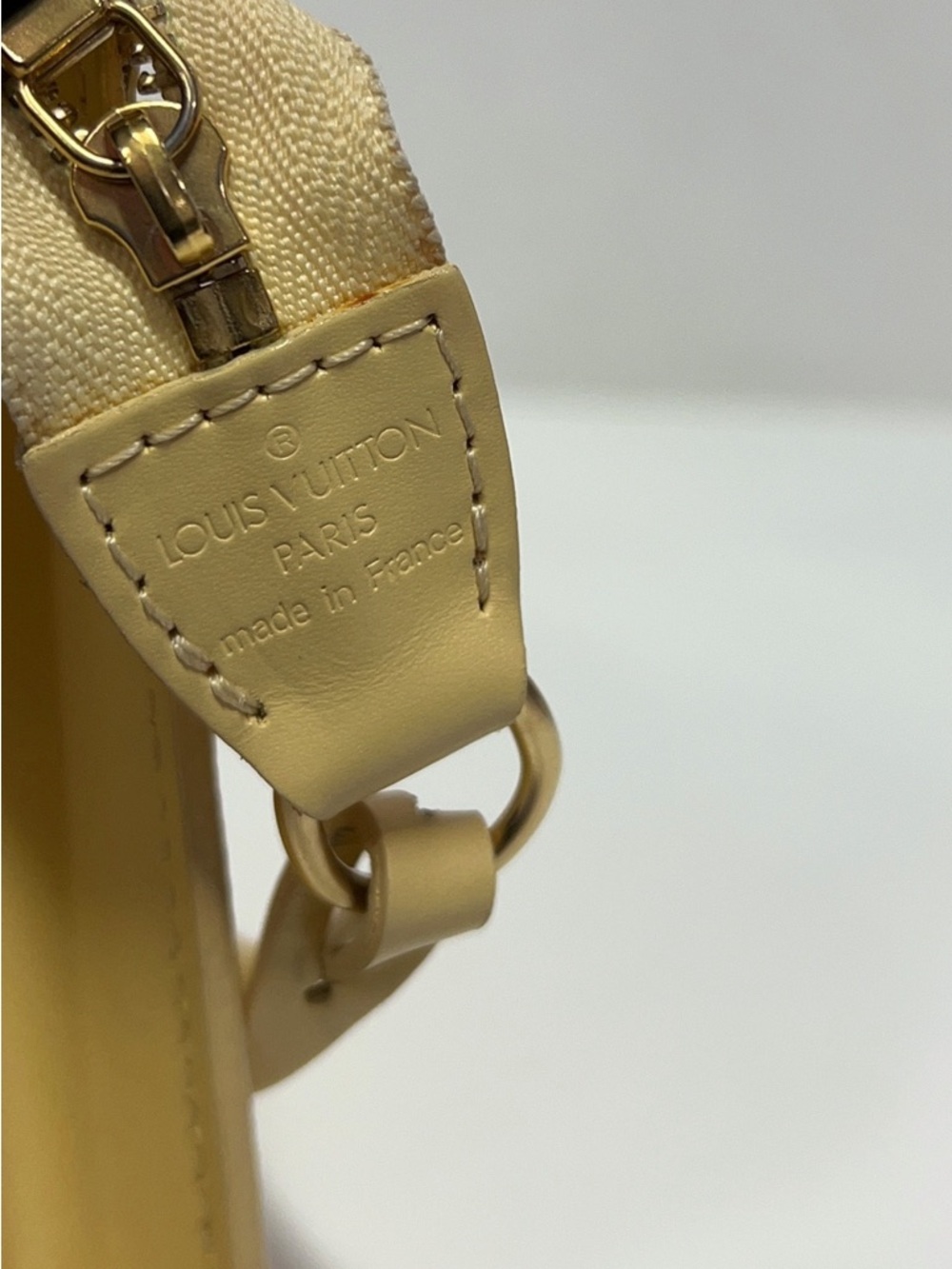 Louis Vuitton Epi Pochette Accessories 24 Vanilla - Picture 6 of 14